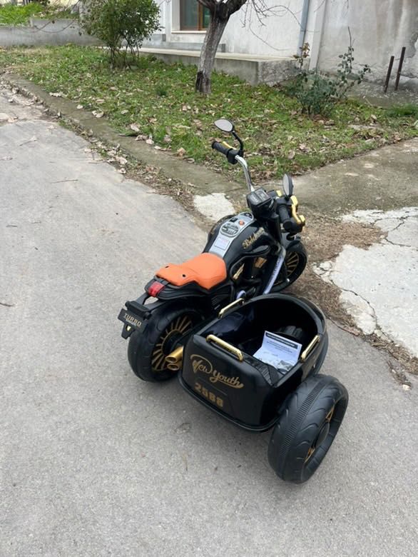 Детски акумулаторен мотор Дуо Трон