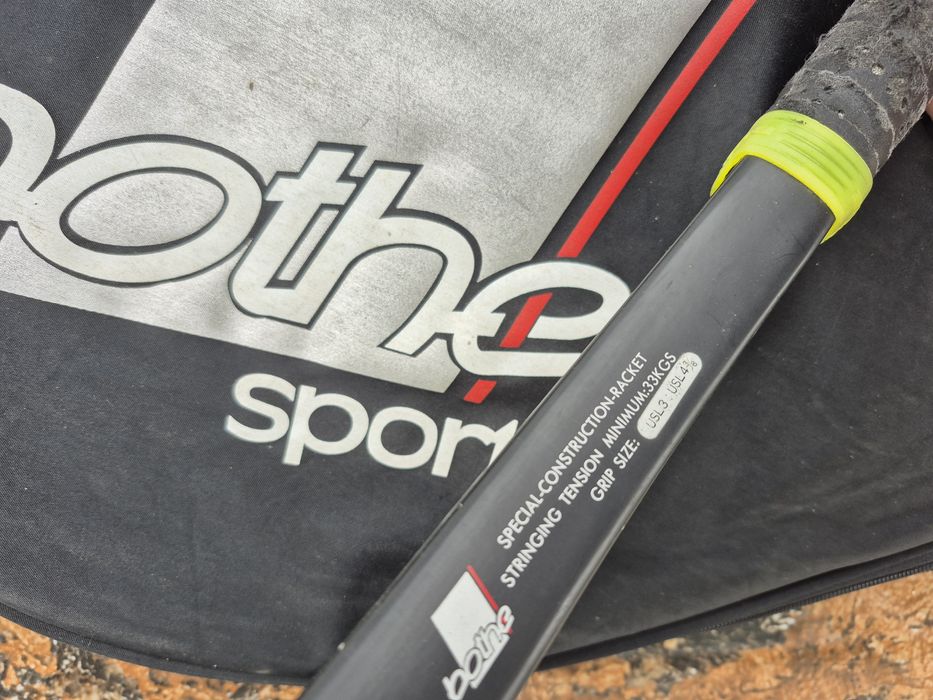 Vând paleta de tenis bothe cu husa protectie originala