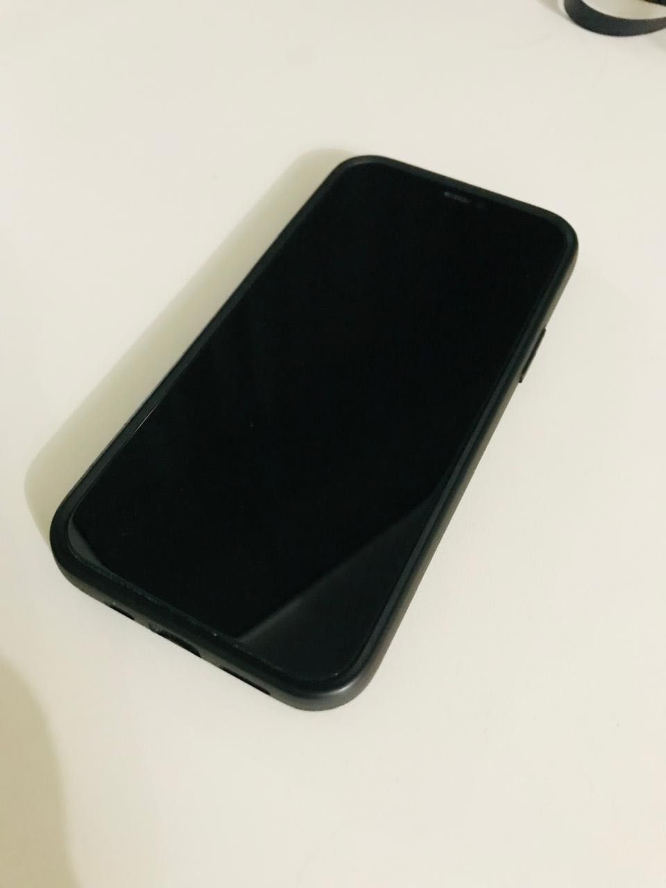 iPhone 12  в рабочем состоянии