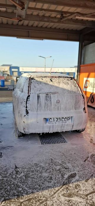 Vand fiat punto 1.4 cu gaz 2011