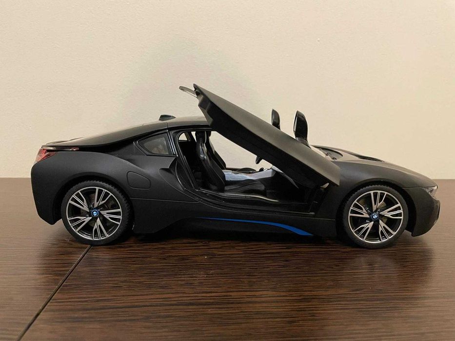 Masinuta cu telecomanda Rastar BMW i8