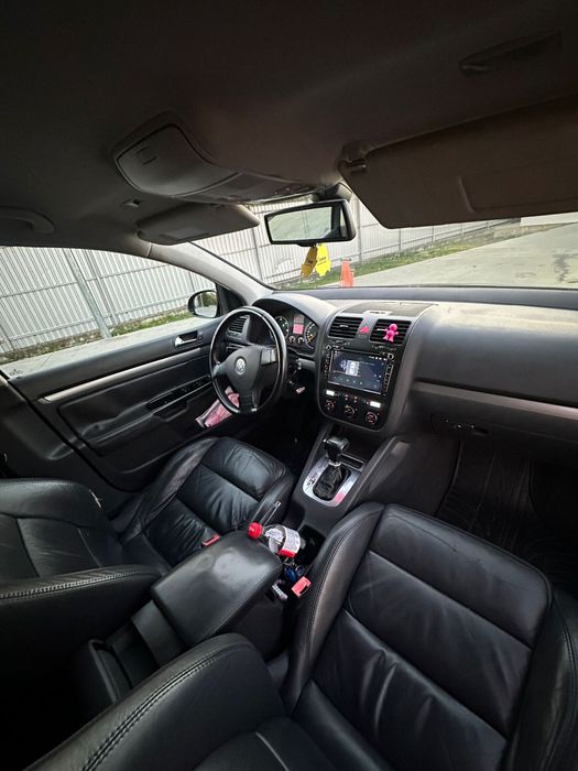 Vand sau schimb golf 5 cu suv