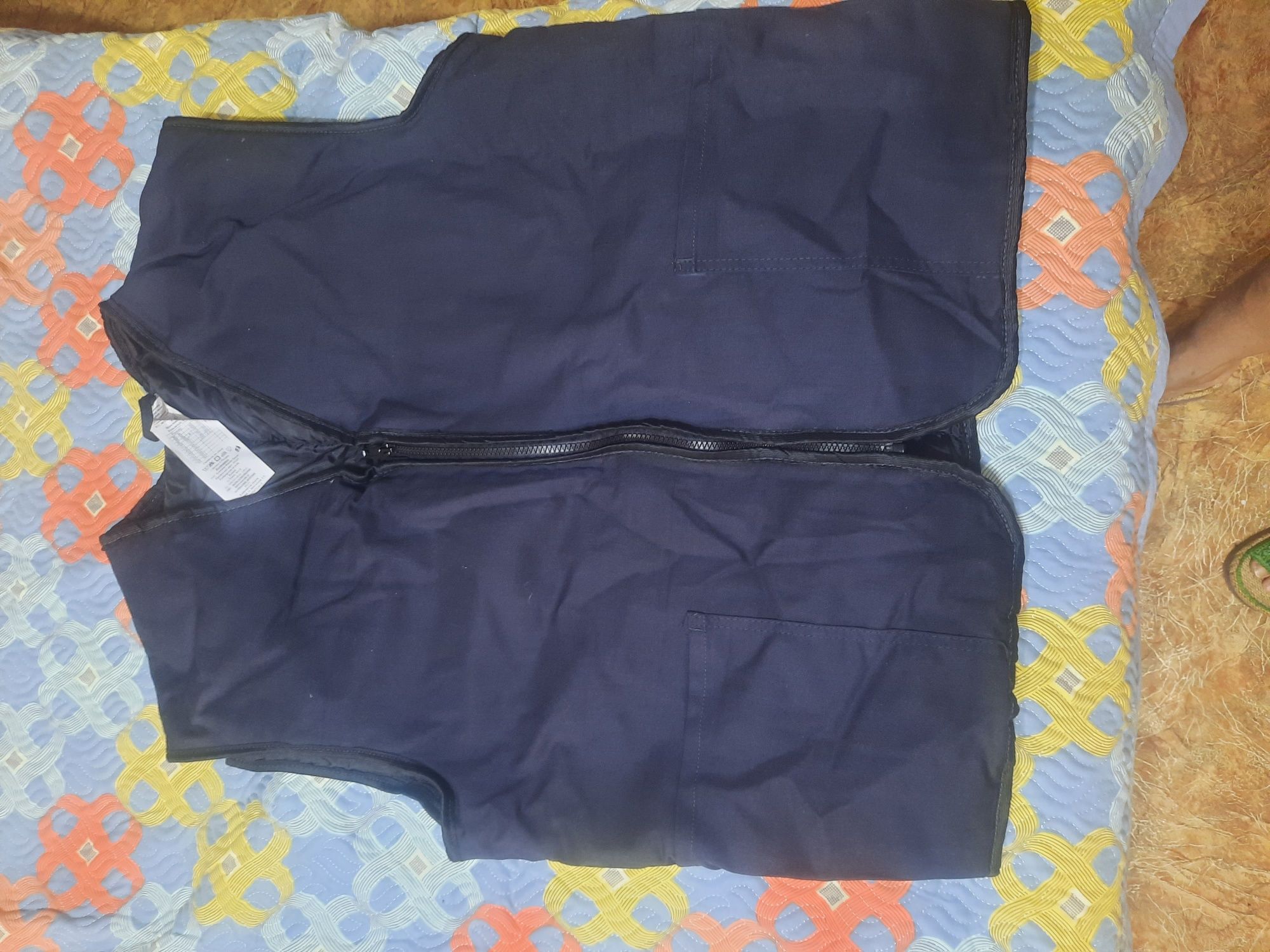 Продам Зимнию спец. одежду
