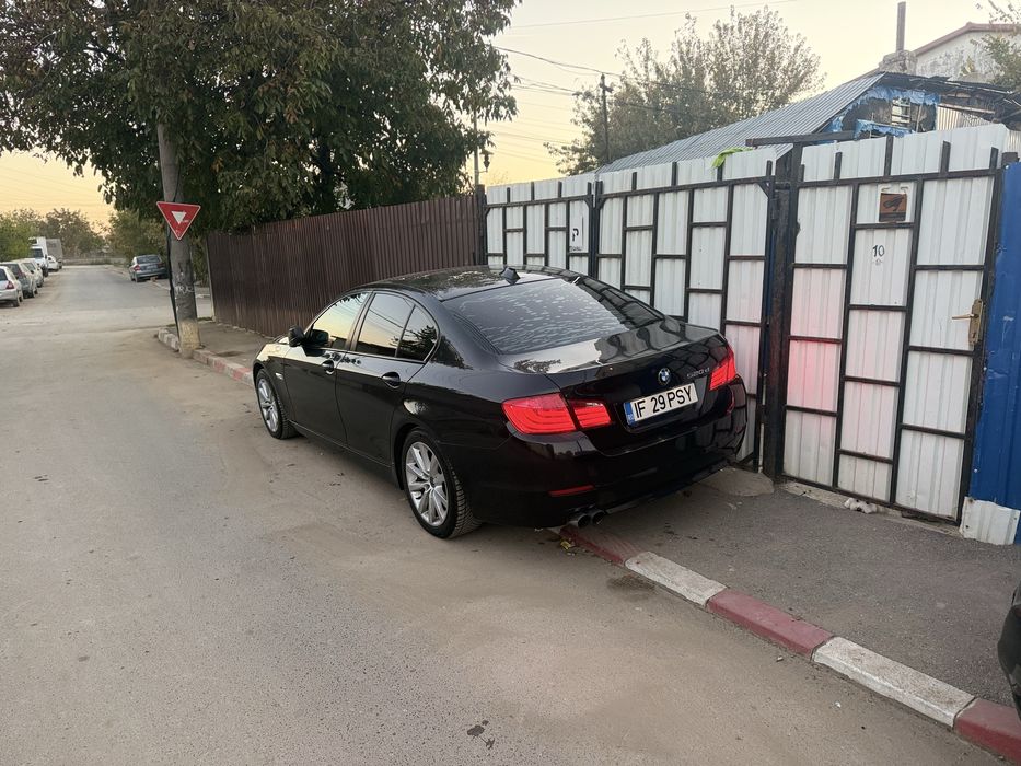 Vand  sau schimb bmw f 10 anul 2010 520 diesel