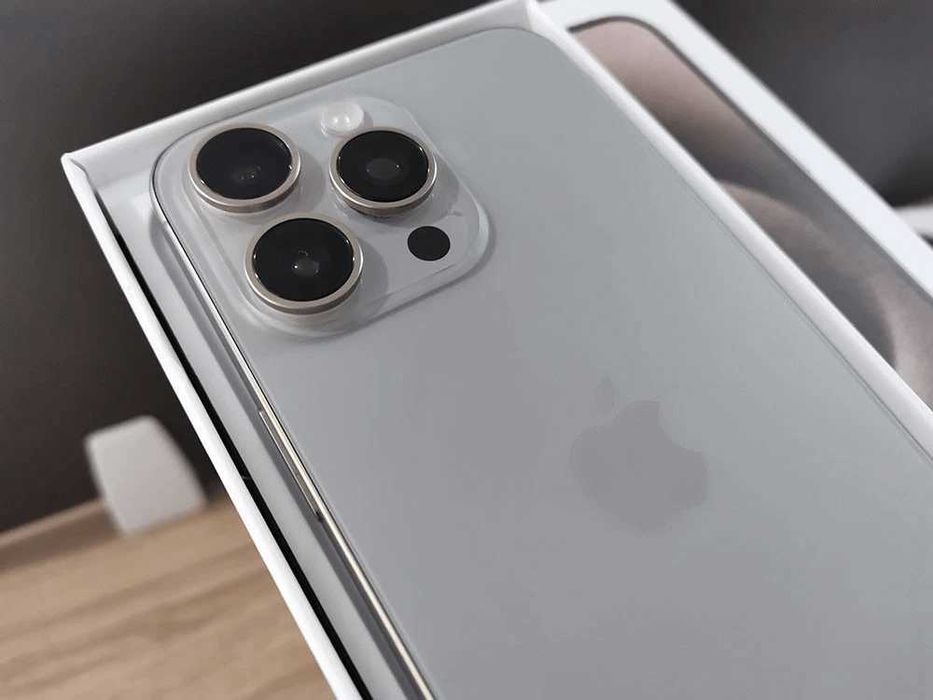Iphone 15 pro max като нов (гаранционен)