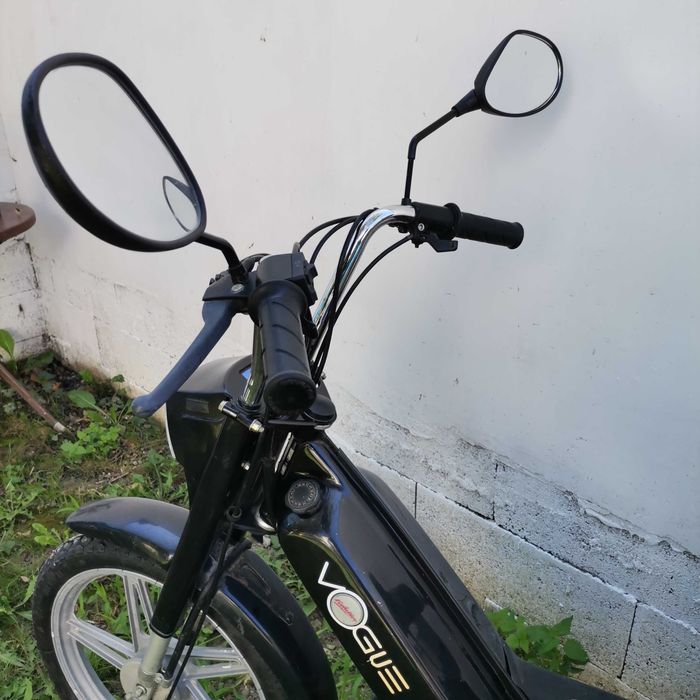 Vând moped peugeout vogue 103.
