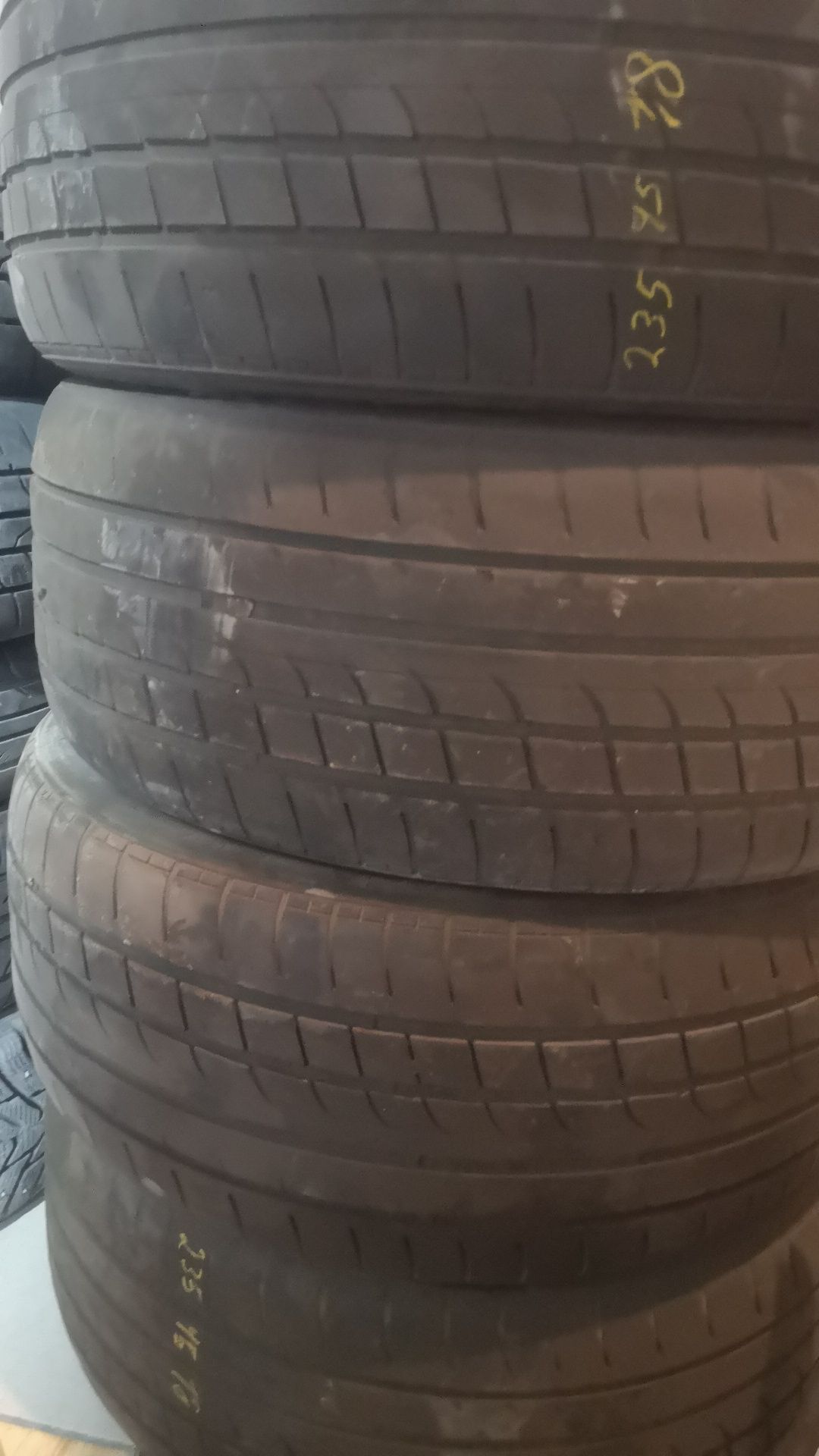 235/45 R18 летние