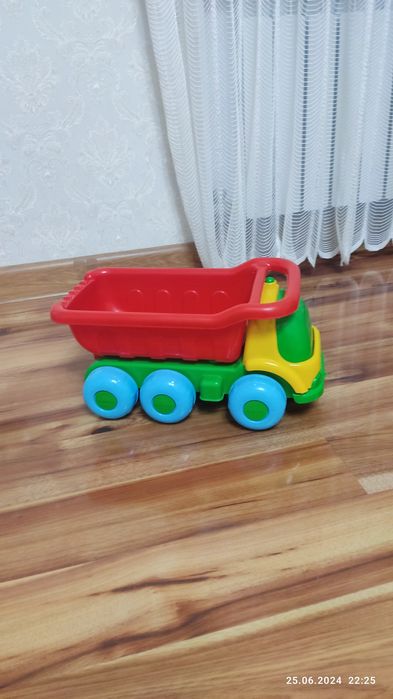 Продам в отличном состоянии детская машина