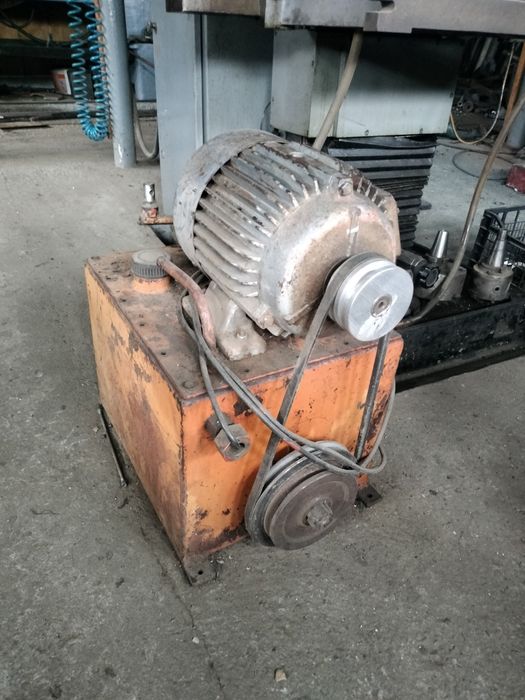 Presa brichete rumegus