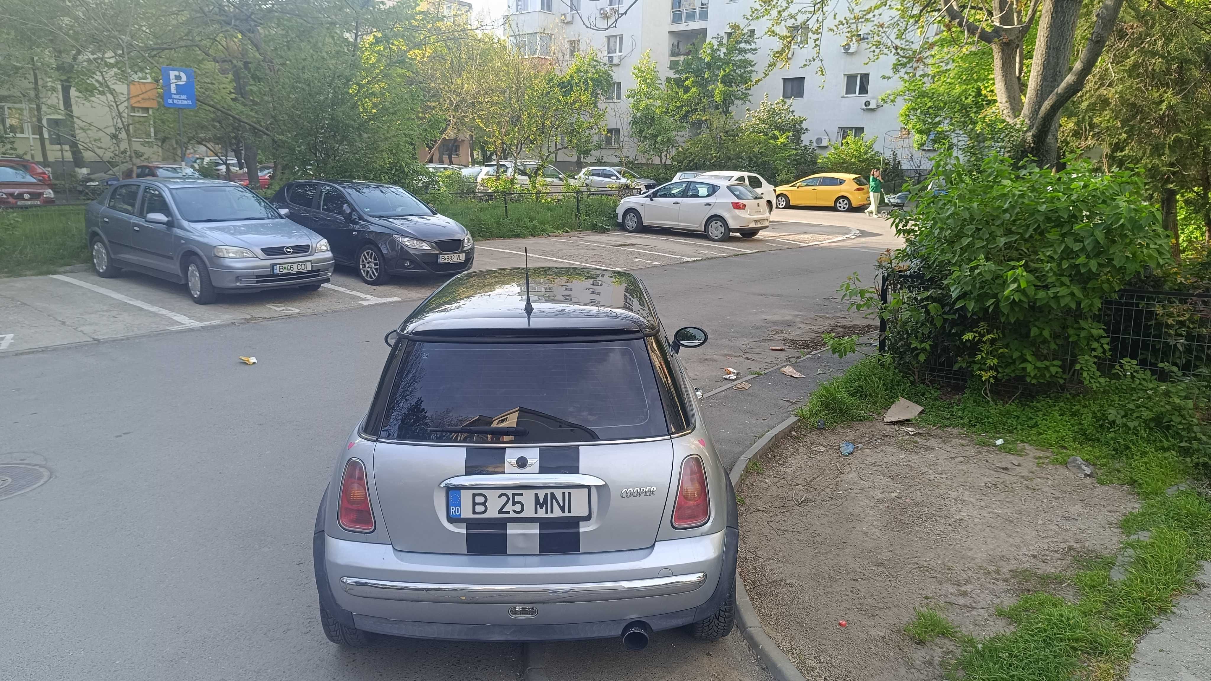 Vând mini cooper