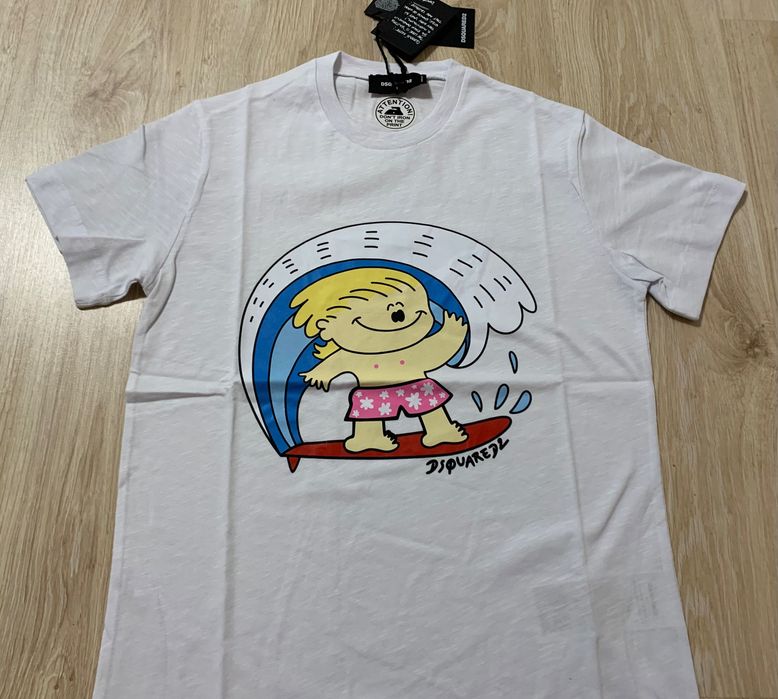 Нови с етикети мъжки тениски в черно и в бяло Dsquared D2