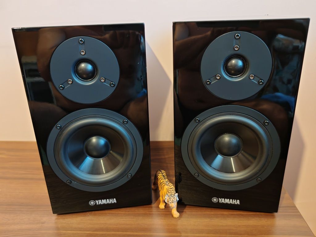 Yamaha NS-BP300. Super boxe de raft. Sunet cristal. Preț fix !