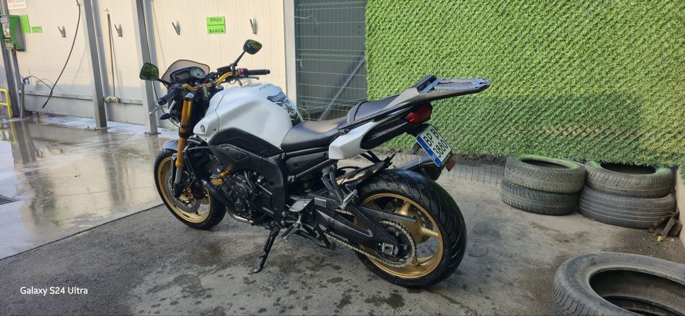 Yamaha FZ8 *Akrapovic*