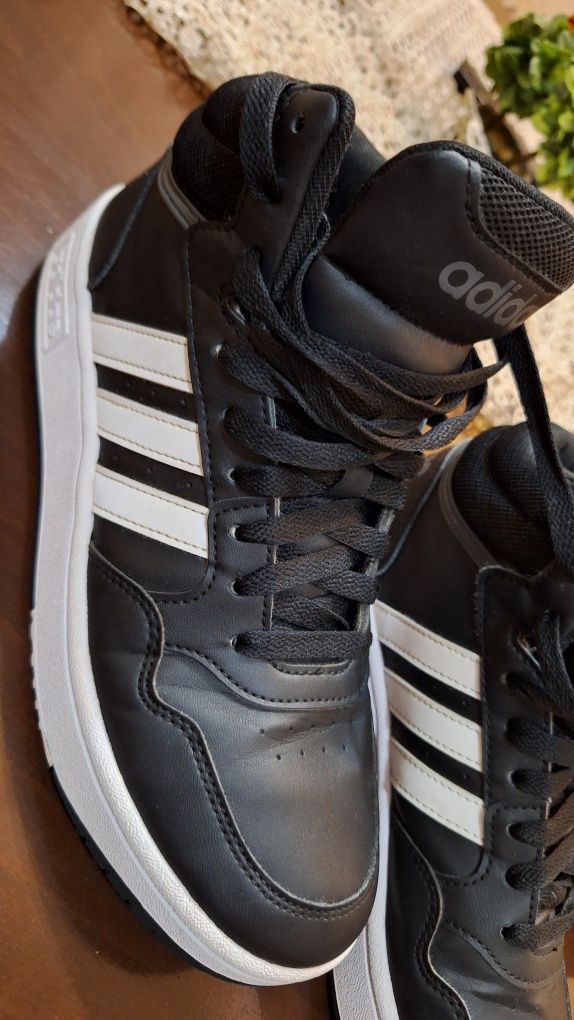 Кецове adidas ..