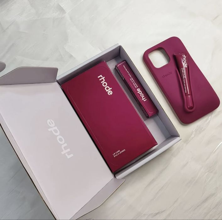 Чехол и блеск для губ Rhode