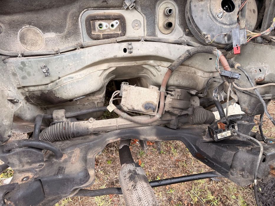 Части за Пежо 207 1.6 hdi 90 коня 2006 година