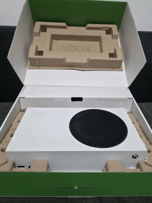 КАТО НОВ 512GB XBOX series S + controller Гаранция JAR computers 2024