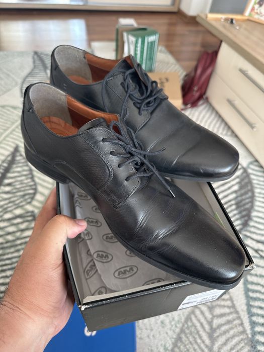 Vand pantofi dama si barbat la 60 70 lei perechea