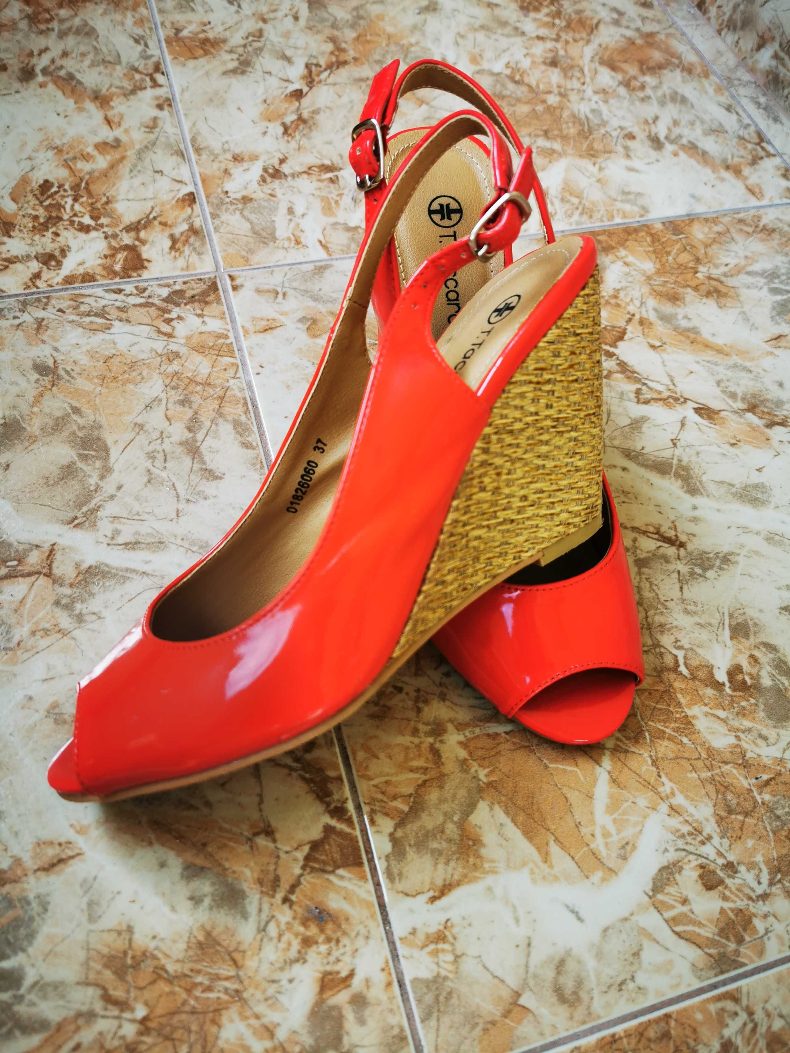 Sandale roșii cu platforma