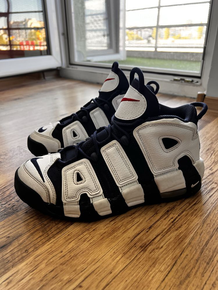 Nike Air more кецове