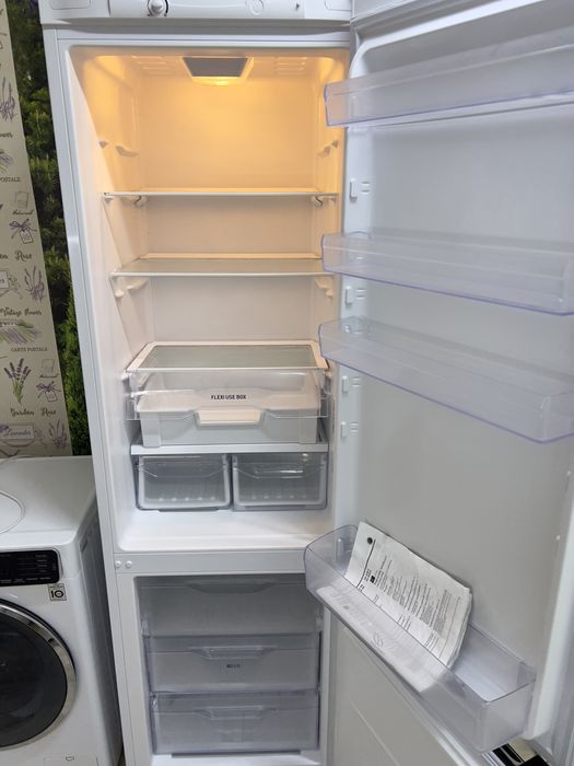 Продам Холодильник Машинку