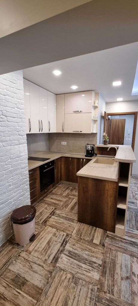 Дава се под наем Четиристаен апартамент в София, Младост 3 - 130 кв.м за 1250 € - Снимка #2
