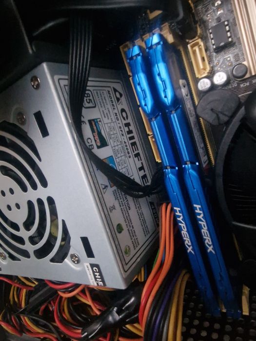 Unitate mini -itx i7 gtx 1050 ți rgb