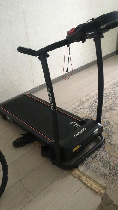 Беговая дорожка года нету пользования.продаю в связи с переездом