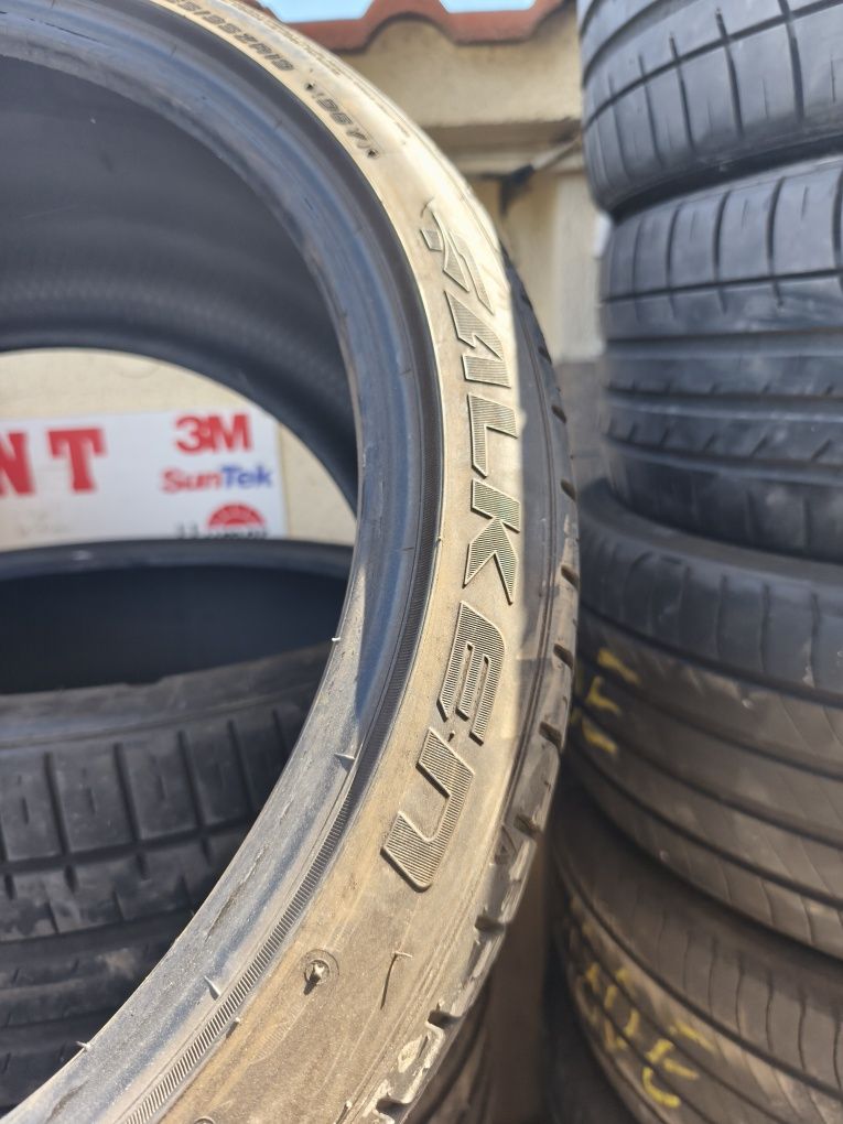 Гуми 255 35 19 Falken