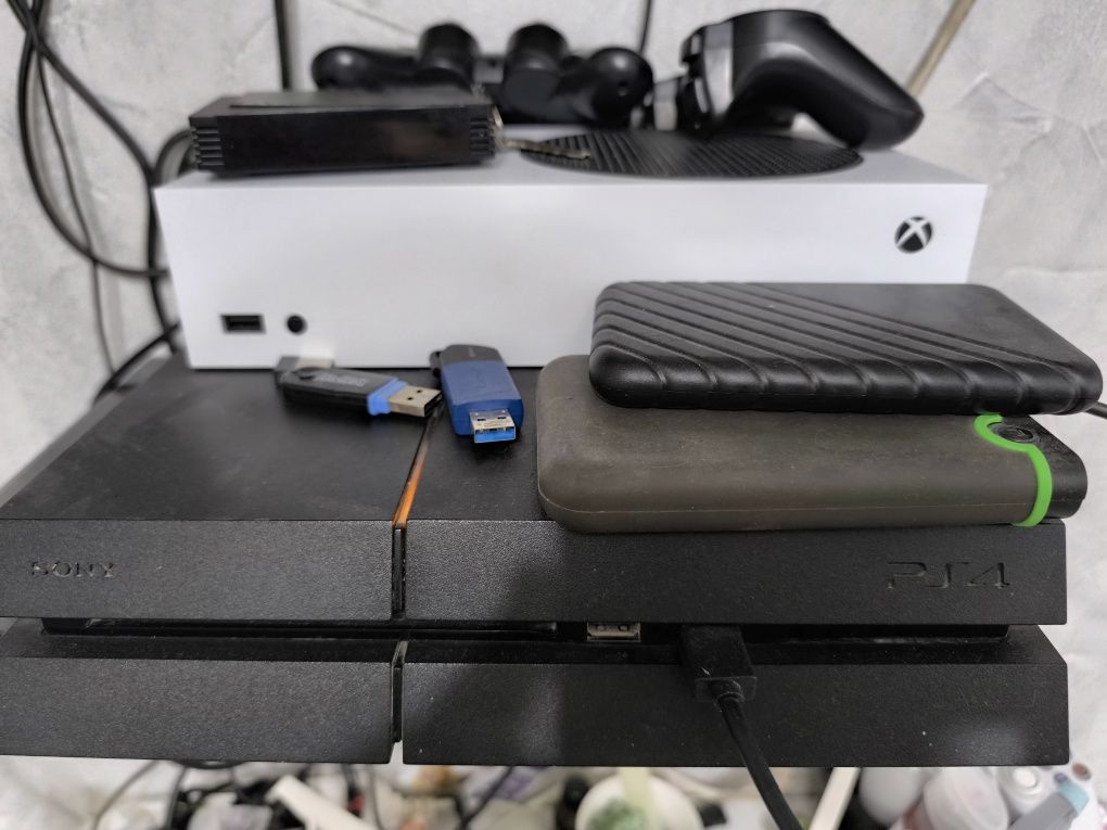 Playstation 4, PS4