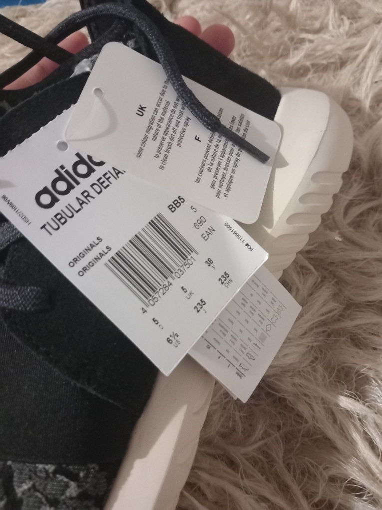 Adidas tubular defiant