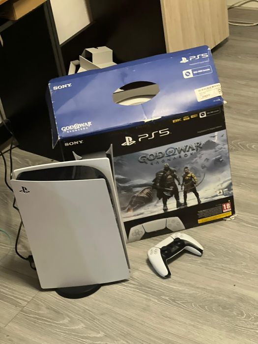 PlayStation 5 700GB
