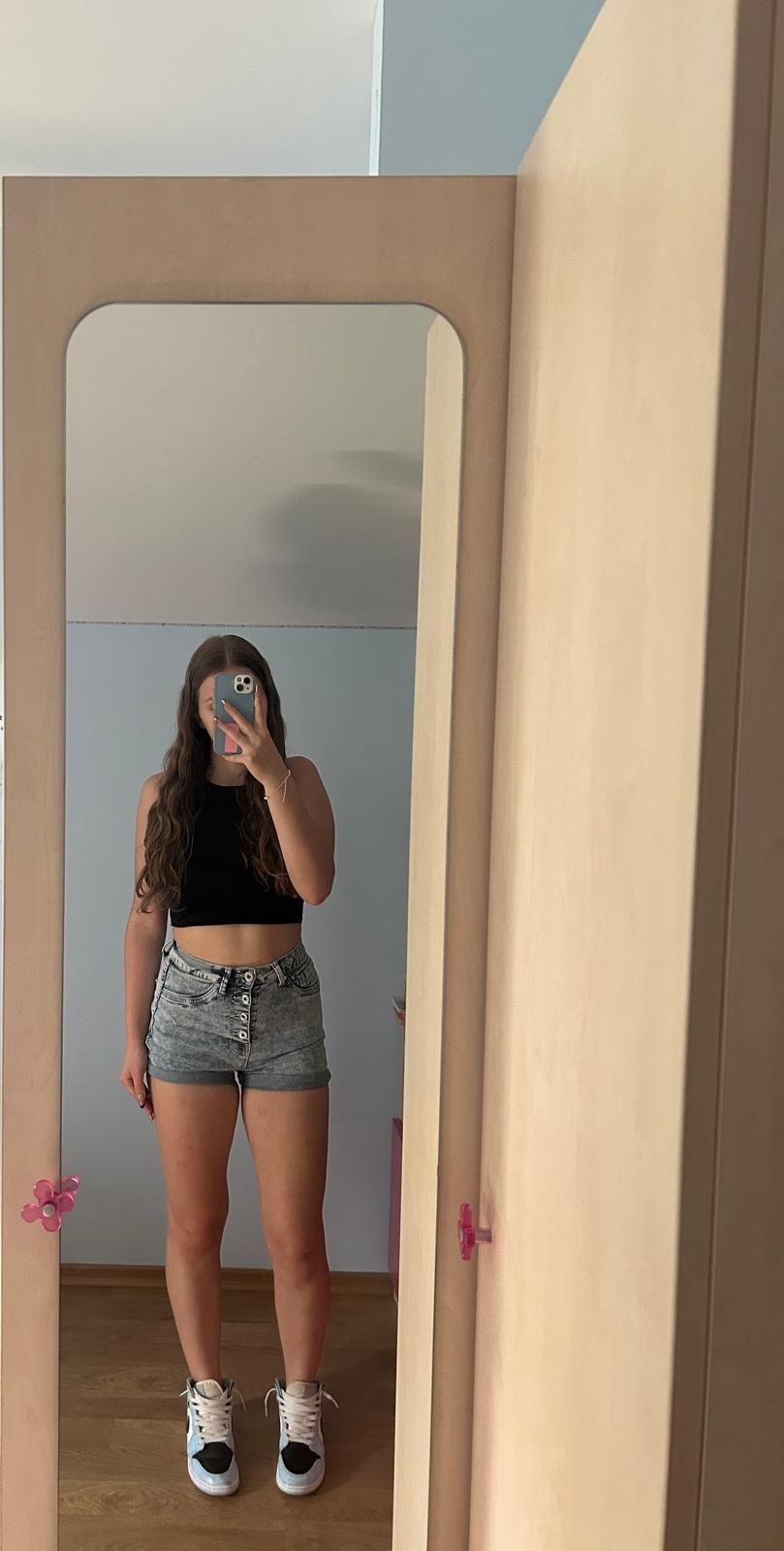 Blugi scurti high waist