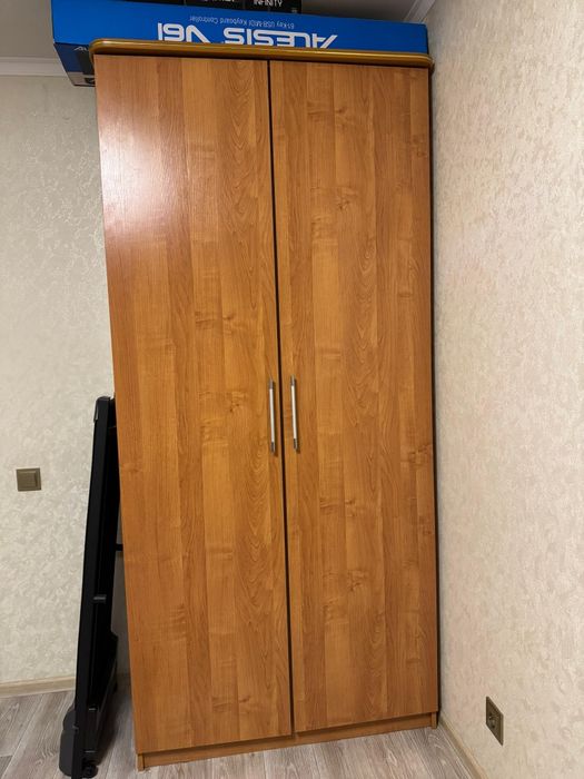 Продам шкаф под одежду