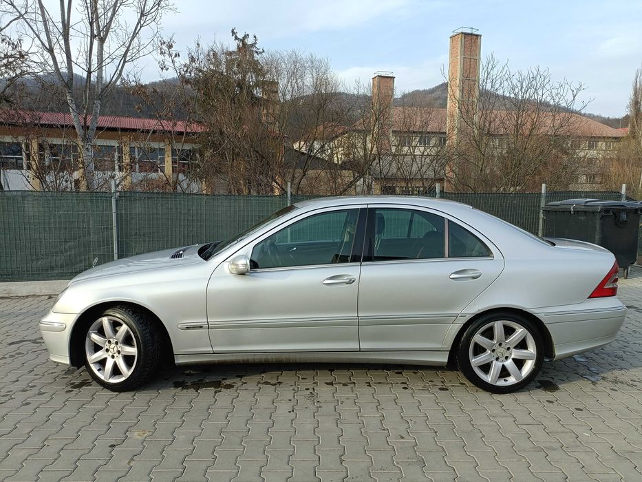 Mercedes C 220 CDI 240K kilometri