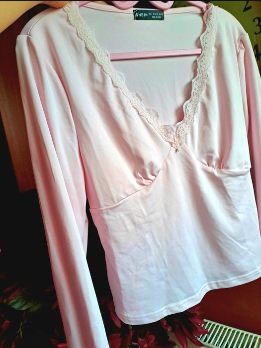 Bluza roz cu dantela bluza damă model mulat elegant