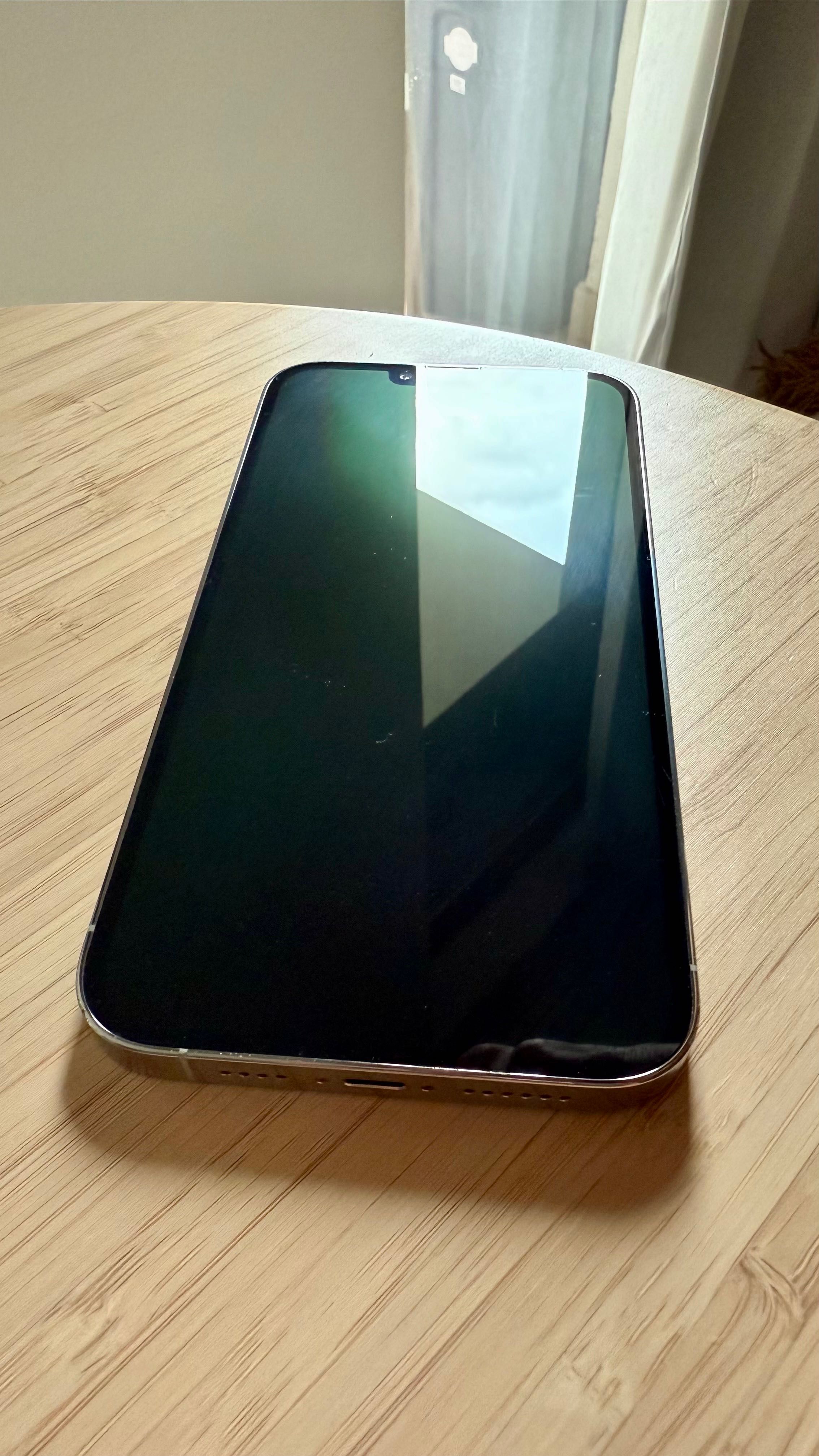 iPhone 13 Pro Max 128GB бял в отлично състояние