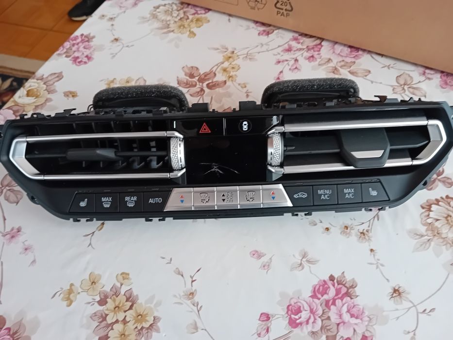 Vând panou bord BMW x3 / 2021