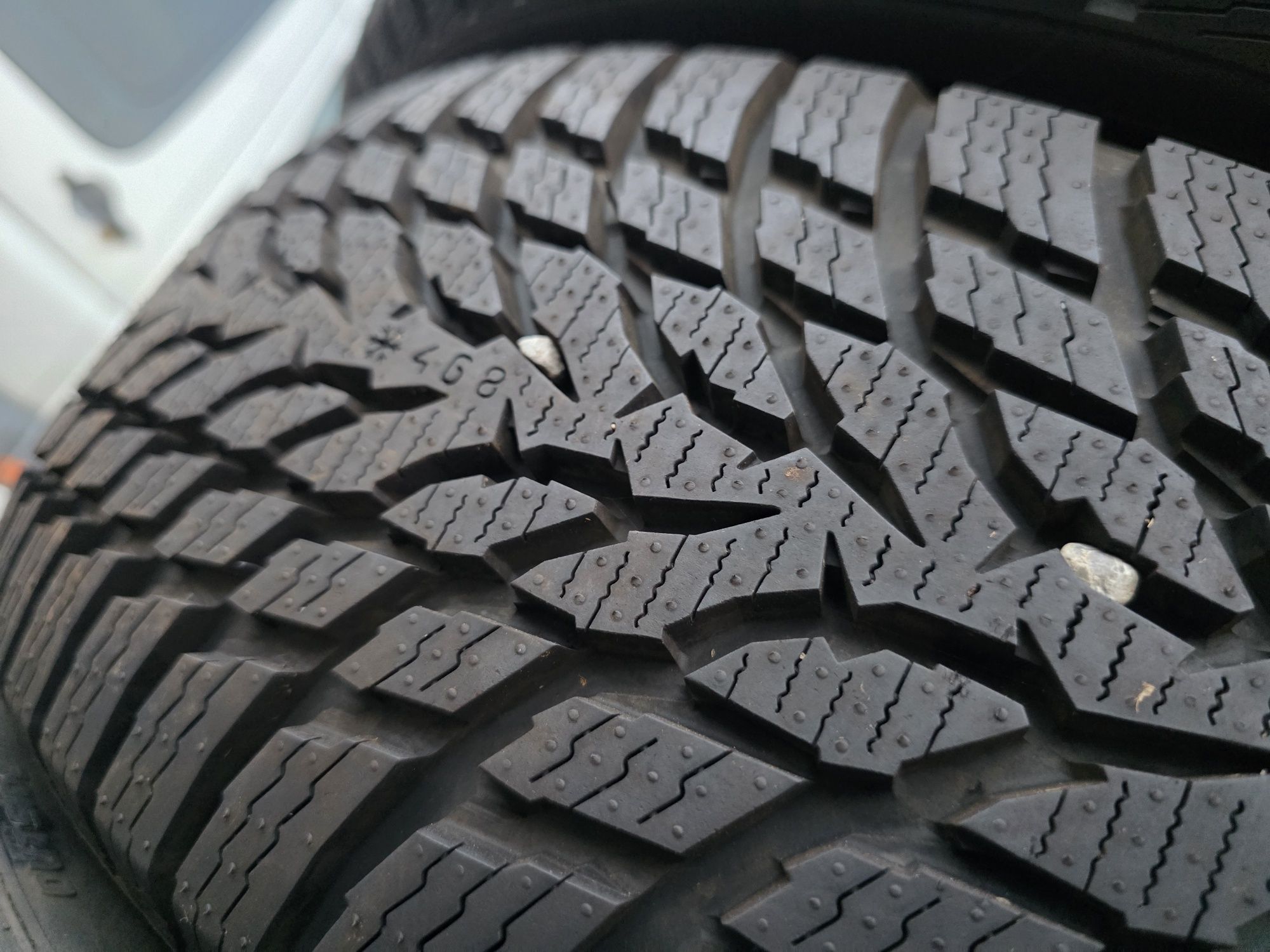 2бр Като нови зимни гуми 205 70 15 - Nokian - DOT 2023