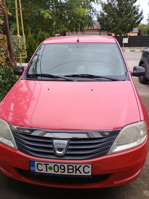 Vând Dacia Logan 2010