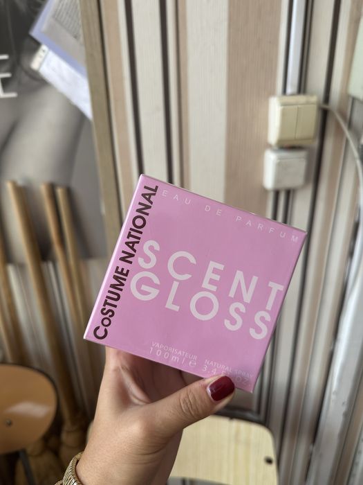 Costume national scent gloss