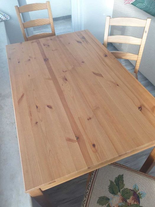 маса и 4 стола масив иглолистна дървесина  от IKEA