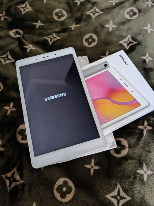 Продам планшет Samsung Tab8