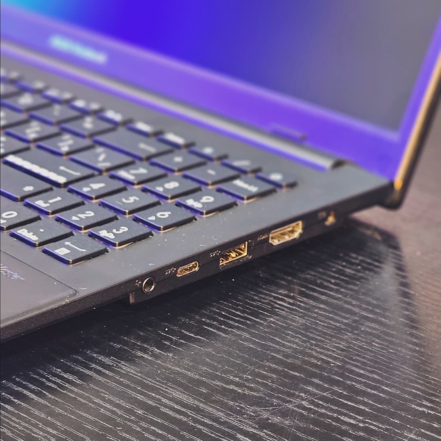 Ноутбук Asus Vivobook / в отличном состоянии