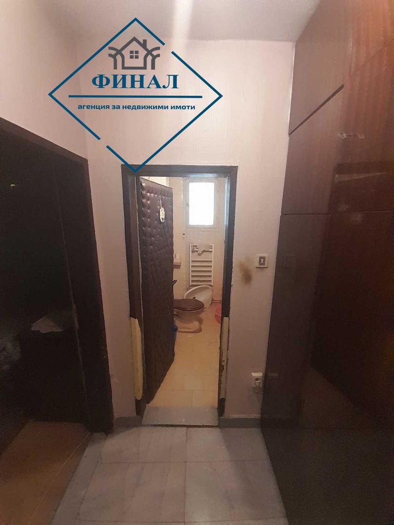 Продава се Двустаен апартамент в Шумен, Пазара - 70 кв.м за 1130 €/кв.м - Снимка #2
