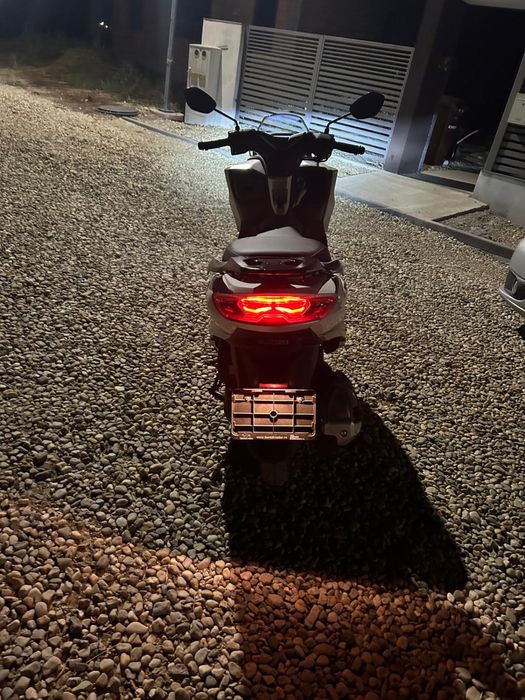 Vand scuter Suzuki Burgman