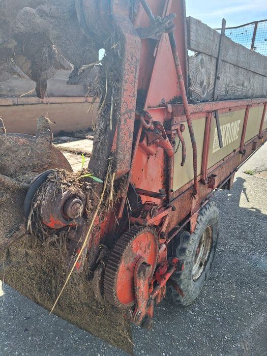 Ремарке за оборска тор тороразхвърлящо ремарке