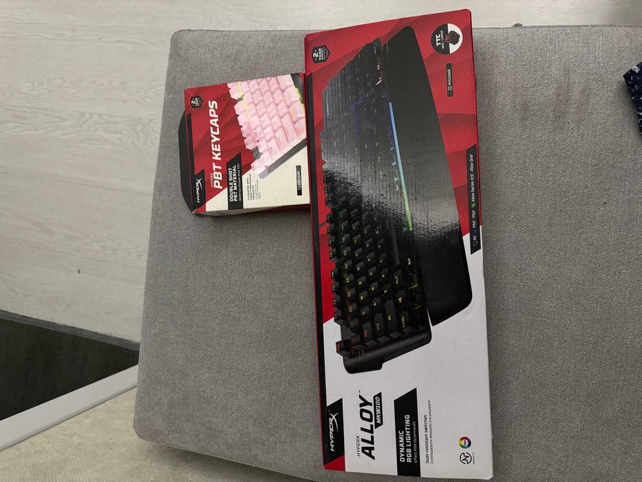 Клавиатура HyperX MKW100 с подставкой для запястья + кейкапы