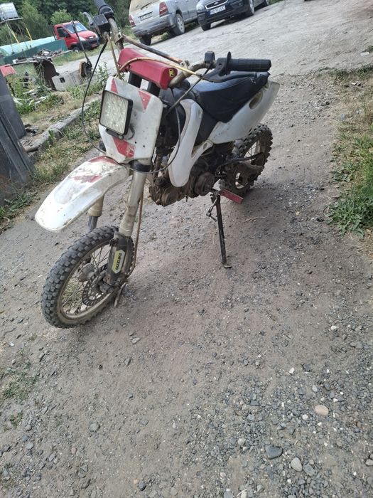 Vând sau schimb cu trotineta electrica cross 125 4t 4 viteze citiți de