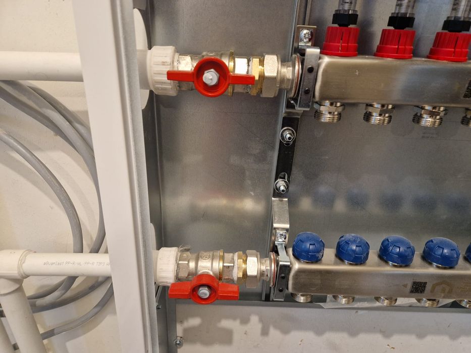 Instalator Încalzire in pardoseala Instalații sanitare & termice  Pomp